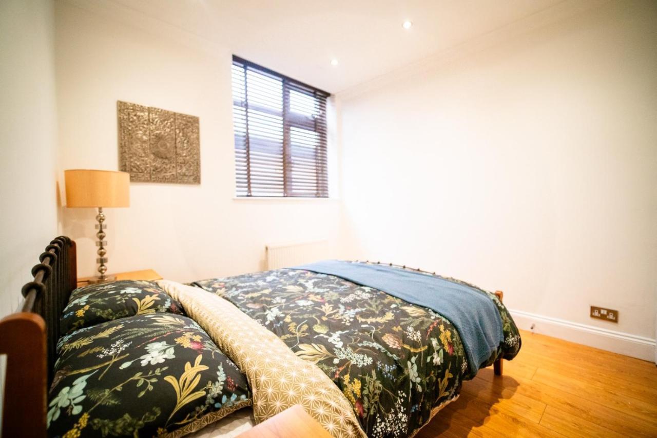 פורלי Stay With Serena Homes , One Bedroom Apartment מראה חיצוני תמונה