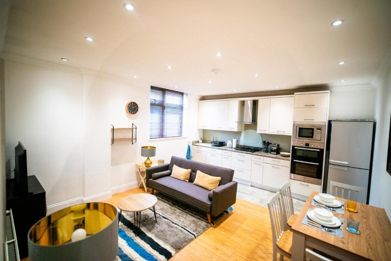 פורלי Stay With Serena Homes , One Bedroom Apartment מראה חיצוני תמונה