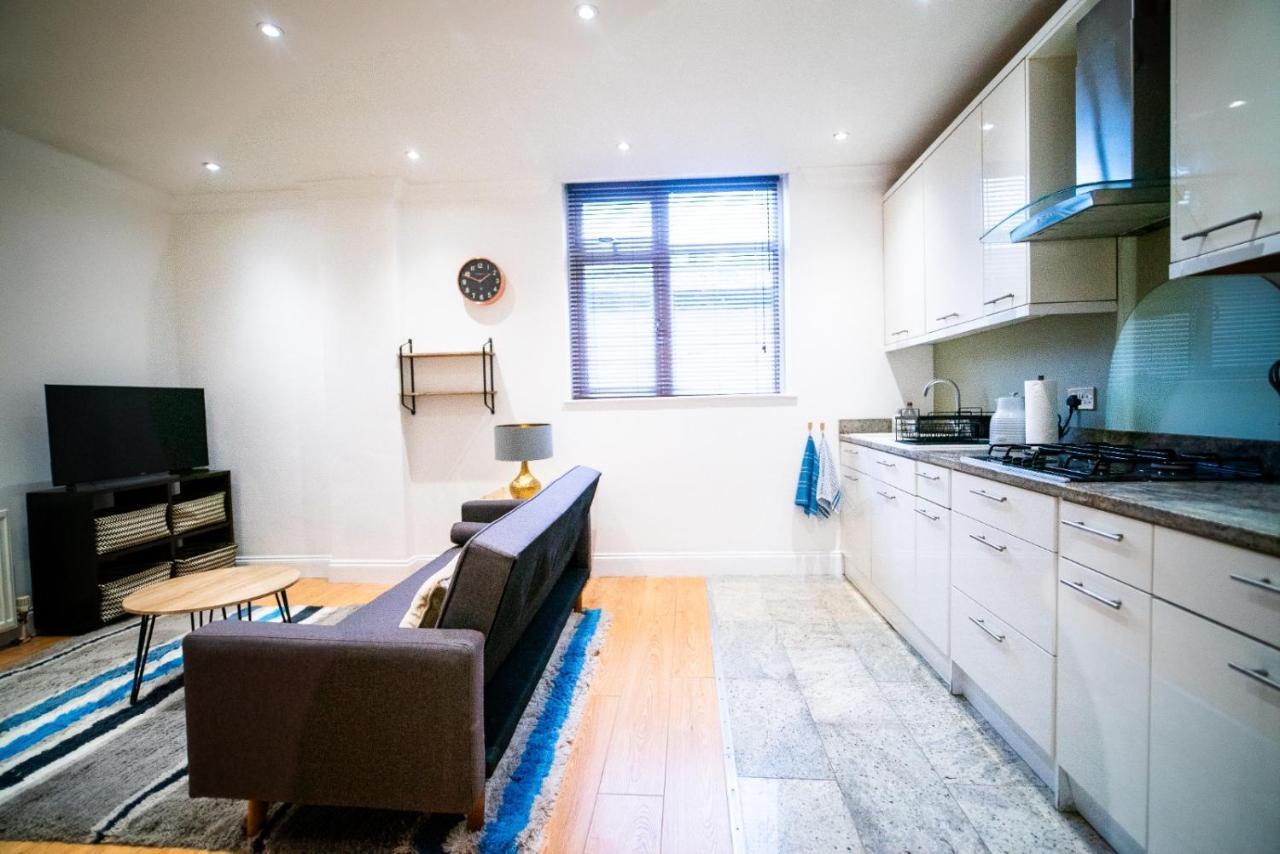 פורלי Stay With Serena Homes , One Bedroom Apartment מראה חיצוני תמונה